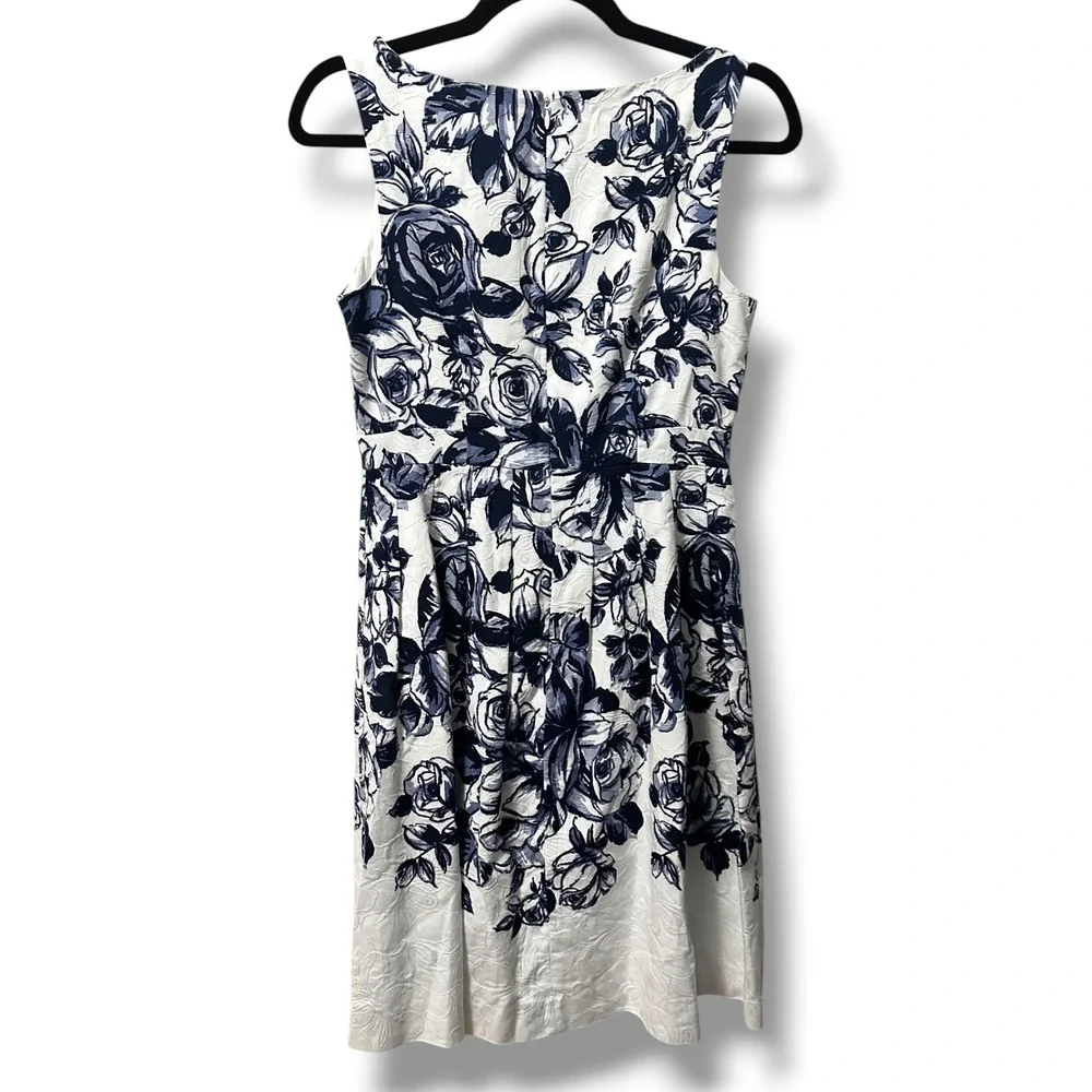 Talbots Delft Blue Floral Fit Flare Dress Sleeveless Lined Classic 2P Garden - Picture 4 of 10